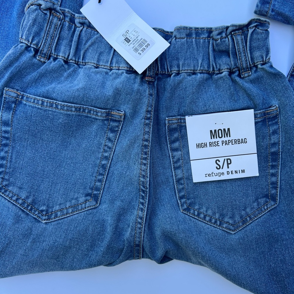 Refuge Small MOM Jeans - Picture 3 of 4